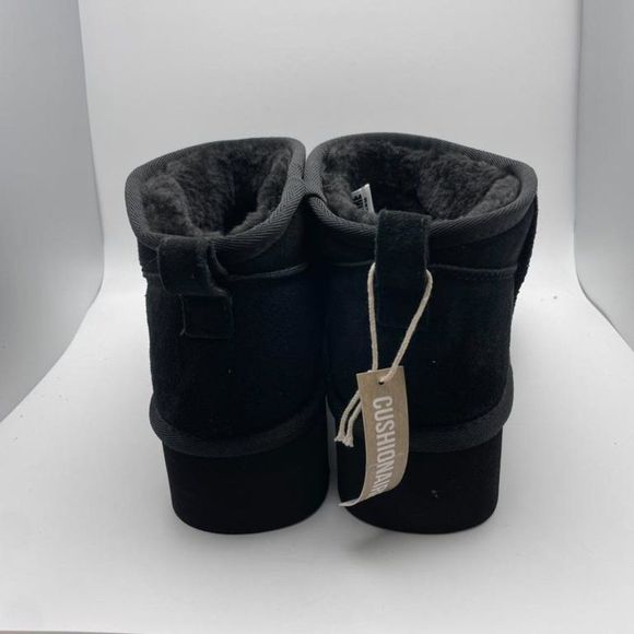 CUSHIONAIRE Women's COZY Genuine Suede pull on platform boot BLACK 7.5W - Picture 4 of 6